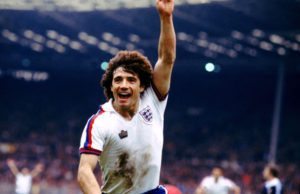 TOP 10 GREATEST ENGLAND STRIKERS EVER! 13